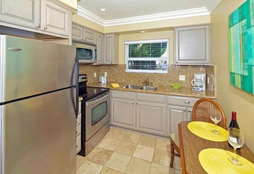 Mini Suite, Ocean Palms Beach Resort