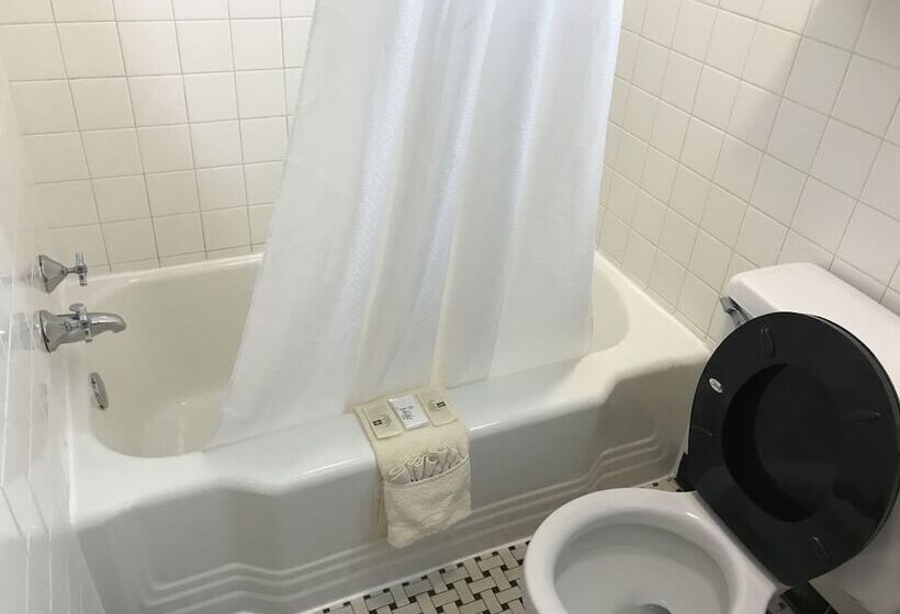 غرفه قياسيه سريرين مزدوجين, Old Kentucky Home Motel