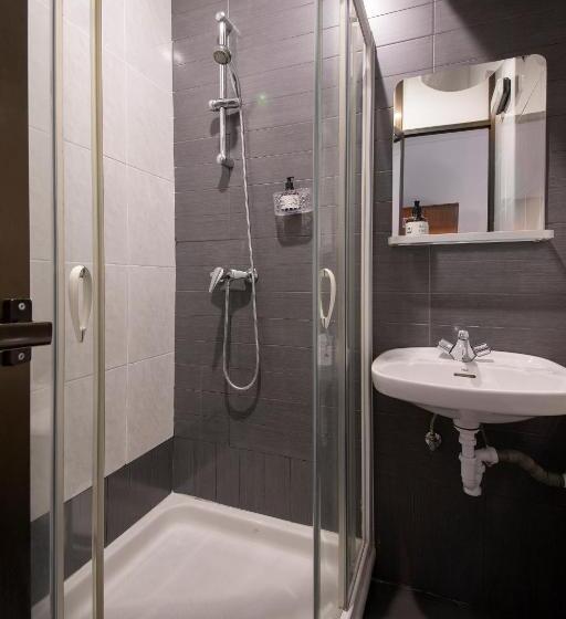 اتاق استاندارد, Kontxa Guesthouse