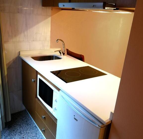 스탠다드 스튜디오, H. O Lar