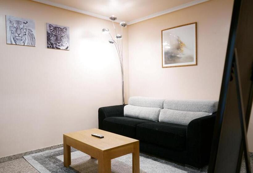 标准工作室, H. O Lar