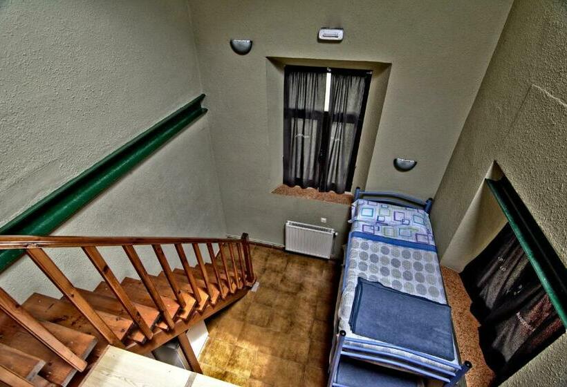 غرفة قياسية رباعية, Albergue Juvenil De Bustiello