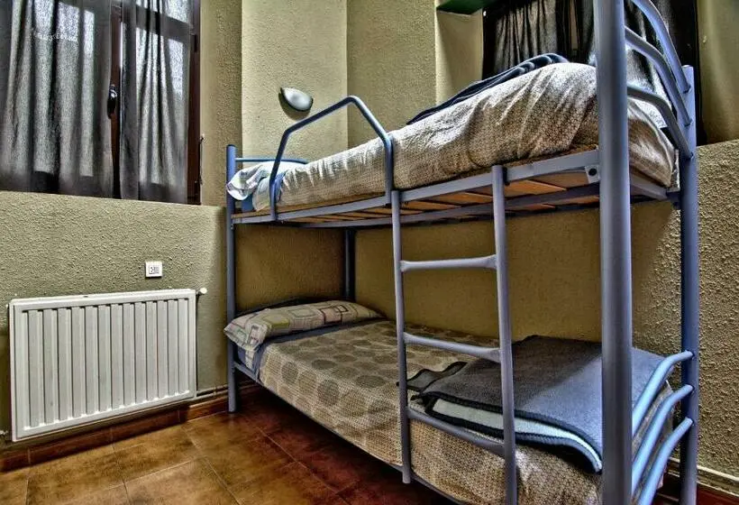 スタンダード4人部屋, Albergue Juvenil De Bustiello
