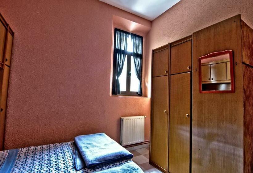 غرفة قياسية, Albergue Juvenil De Bustiello