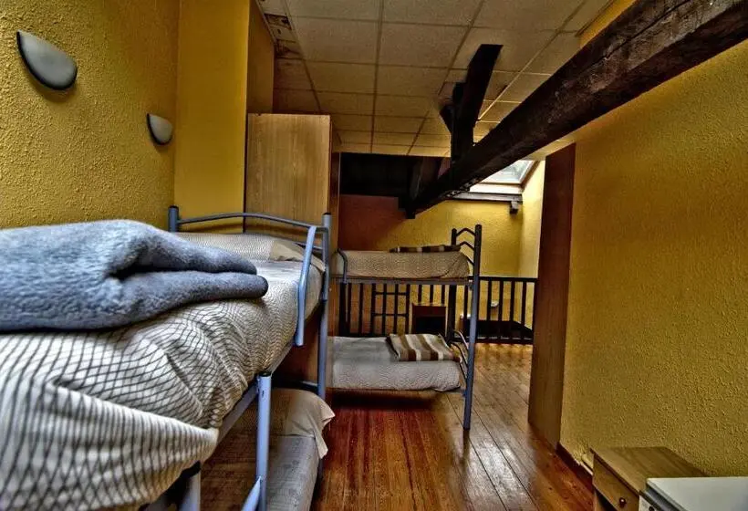 ファミリールーム, Albergue Juvenil De Bustiello