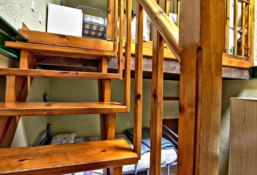 غرفة عائلية, Albergue Juvenil De Bustiello