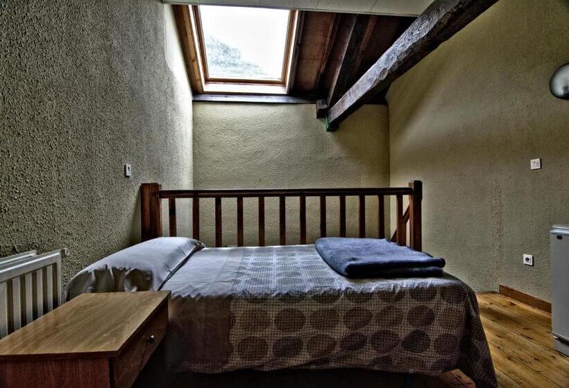 غرفة عائلية, Albergue Juvenil De Bustiello