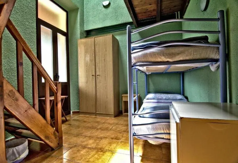 バルコニー付スタンダード4ベッドルーム, Albergue Juvenil De Bustiello