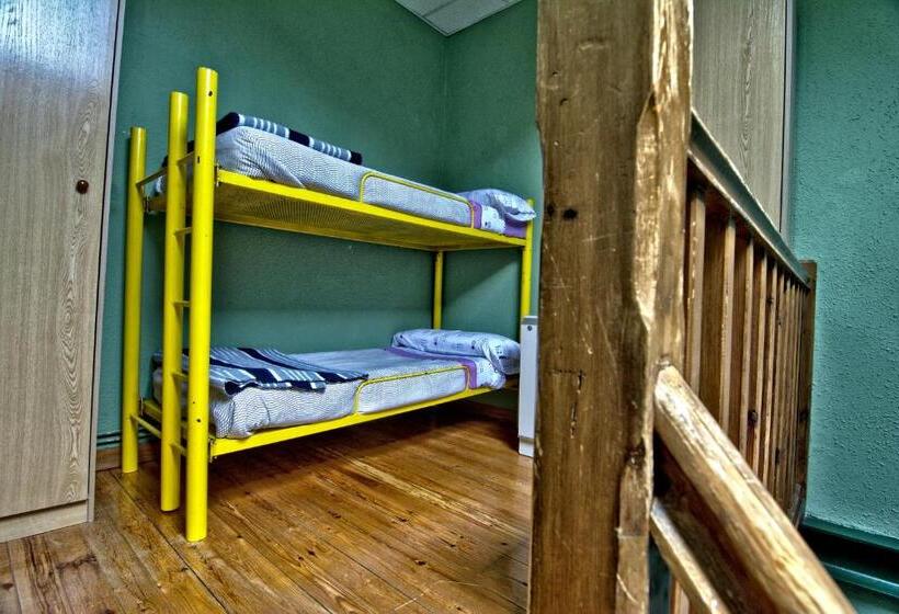غرفة عائلية, Albergue Juvenil De Bustiello