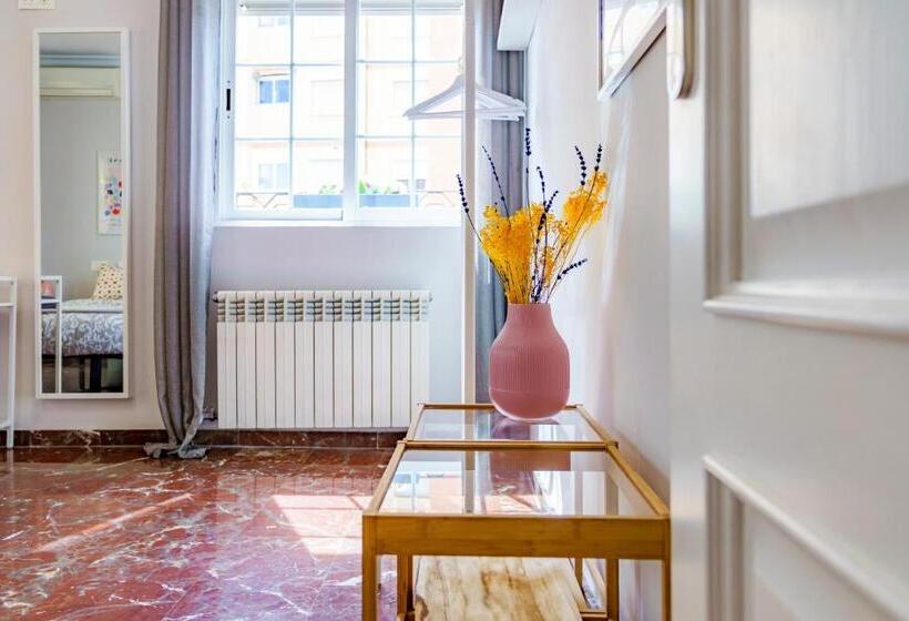 اتاق لوکس با بالکن, Casa La Fontana   Hostatel