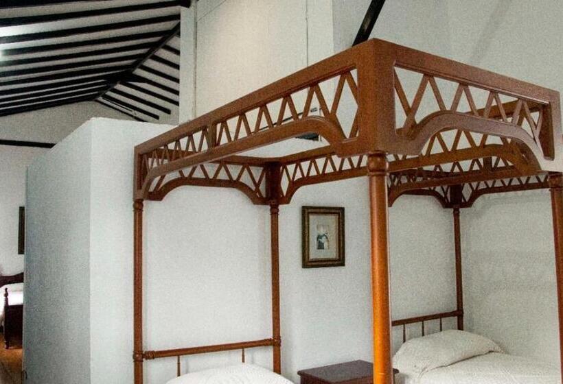 4인용 스탠다드 룸, Casa Hotel El Compadre