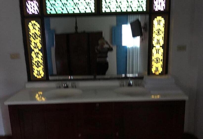 Четырехместный Номер Стандарт, Casa Hotel El Compadre