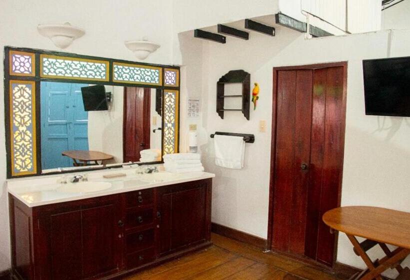 Четырехместный Номер Стандарт, Casa Hotel El Compadre