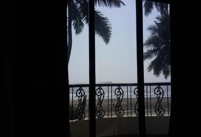 デラックスルーム, Murud Marina
