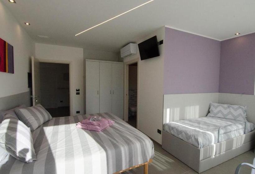 اتاق استاندارد سه نفره, Varese Comfort