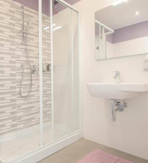 اتاق استاندارد سه نفره, Varese Comfort