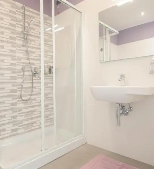 اتاق استاندارد سه نفره, Varese Comfort