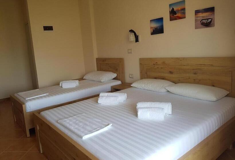 Triple Room Sea View, Toni Retzo Rooms