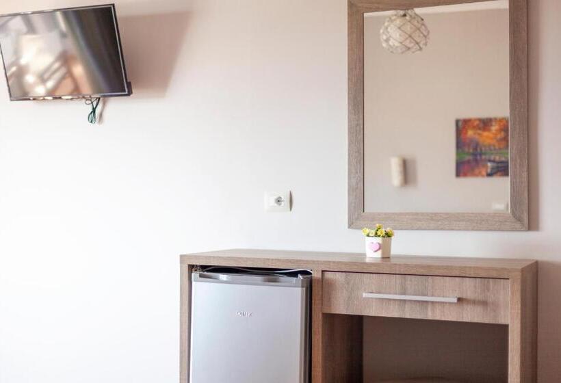 חדר סטנדרט לארבעה נוף לים, Toni Retzo Rooms