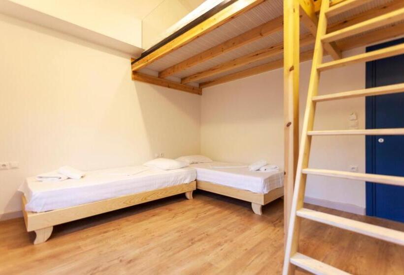 חדר דלוקס לארבעה, Toni Retzo Rooms