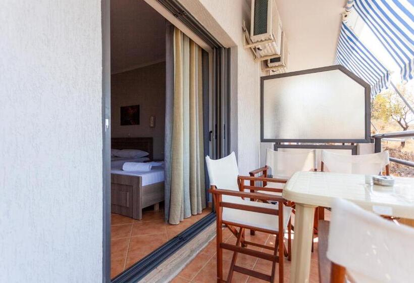 חדר סטנדרט לארבעה נוף לים, Toni Retzo Rooms