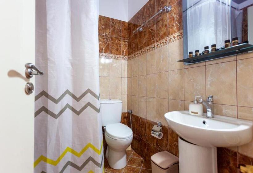 חדר קומפורט לשלושה, Toni Retzo Rooms