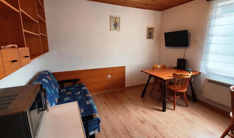 דירת חדר, Apartments And Rooms Milena