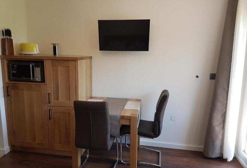 דירה בת חדר שינה 1 עם מרפסת, Apartments And Rooms Milena