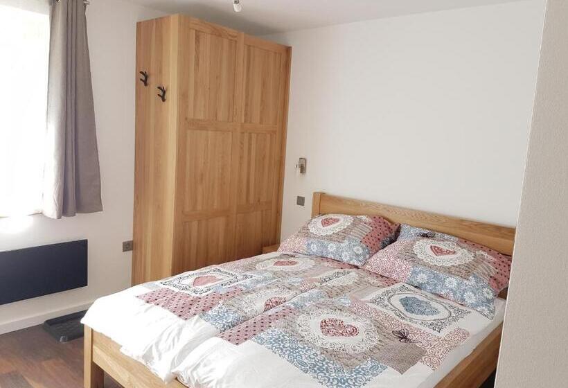 דירה בת חדר שינה 1 עם מרפסת, Apartments And Rooms Milena