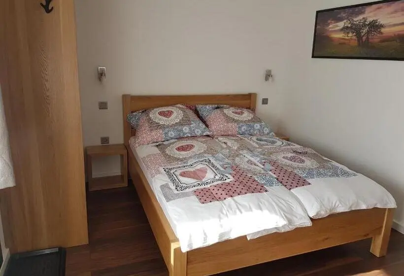 آپارتمان 1 خوابه با بالکن, Apartments And Rooms Milena
