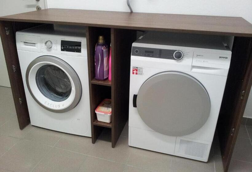 דירה בת חדר שינה 1 עם מרפסת, Apartments And Rooms Milena