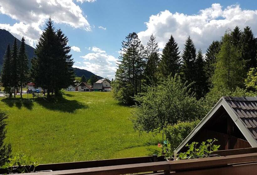 דירה בת חדר שינה 1 עם מרפסת, Apartments And Rooms Milena