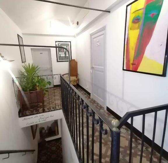 غرفة عائلية, Q.b. Osteria