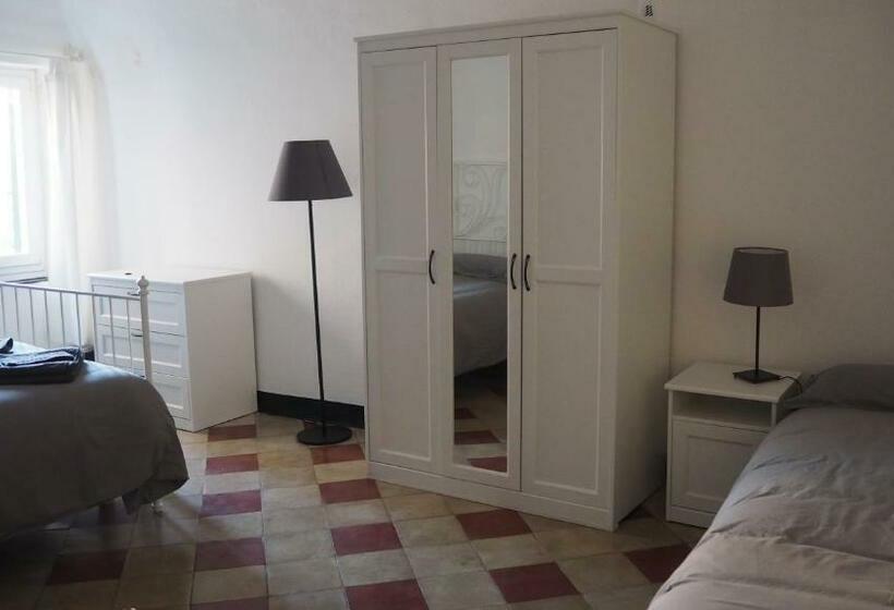 غرفة عائلية, Q.b. Osteria