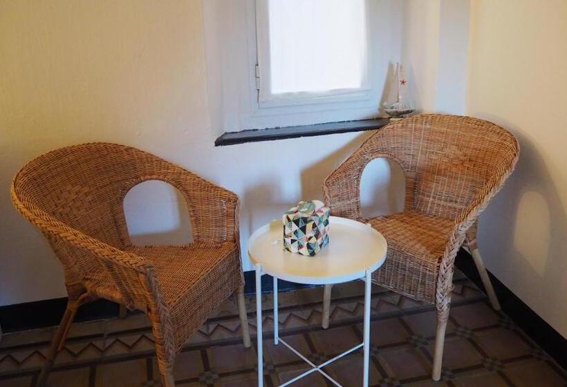 شقة غرفة واحدة, Q.b. Osteria