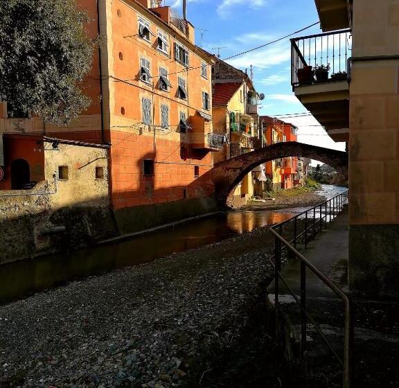 شقة غرفة واحدة, Q.b. Osteria