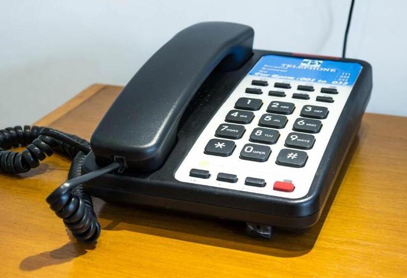 غرفة ديلوكس مطلة على حمام السباحة, The B Resort