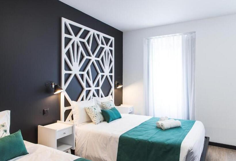 اتاق استاندارد سه نفره, The Twenties