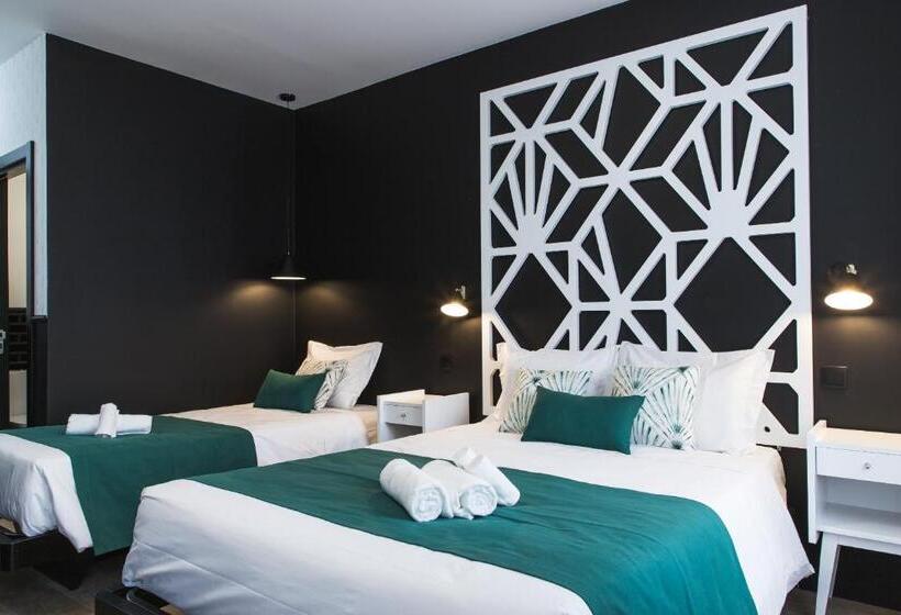 اتاق استاندارد سه نفره, The Twenties