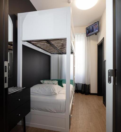 اتاق اکونومی, The Twenties