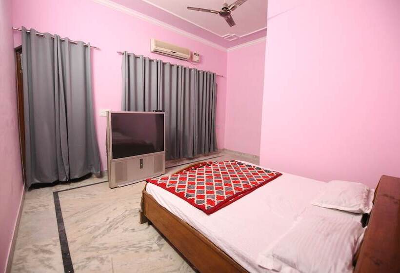 Deluxe Svit, The Karnal Resort