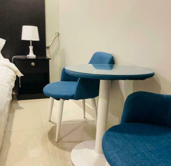 Standard Studio, آنتري للشقق المخدومة