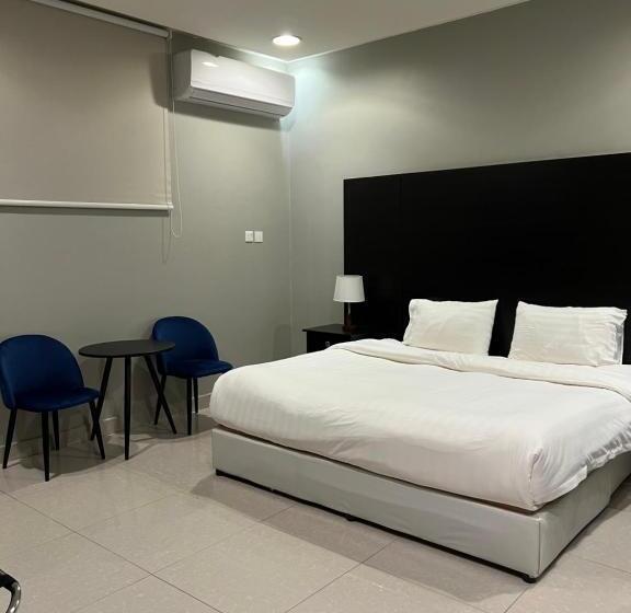 Standard Studio, آنتري للشقق المخدومة