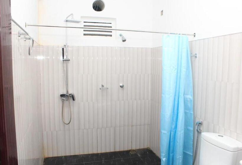 Camera Tripla Deluxe, Bejewelled Sigiriya