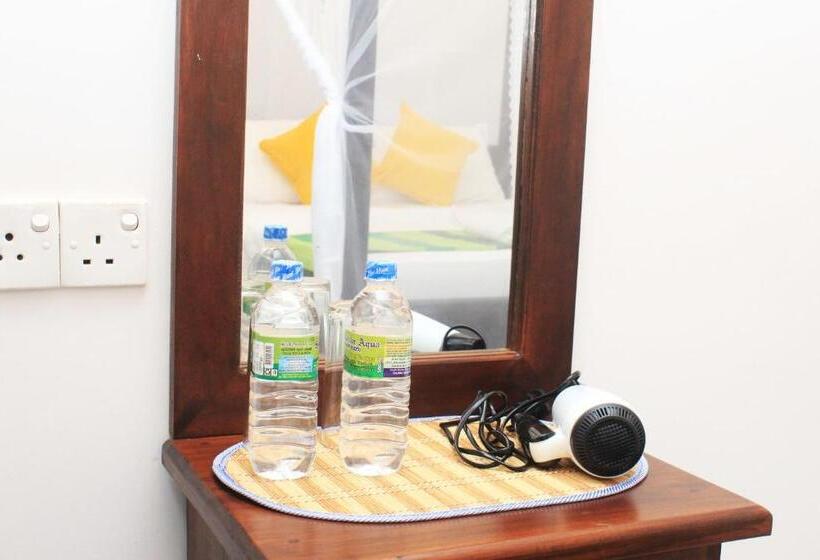 Camera Tripla Deluxe, Bejewelled Sigiriya