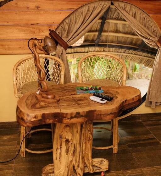 Трехместный Номер Deluxe, Igabara Hobbit House