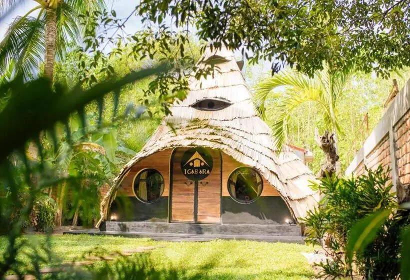 Deluxe Kolmen Hengen Huone, Igabara Hobbit House