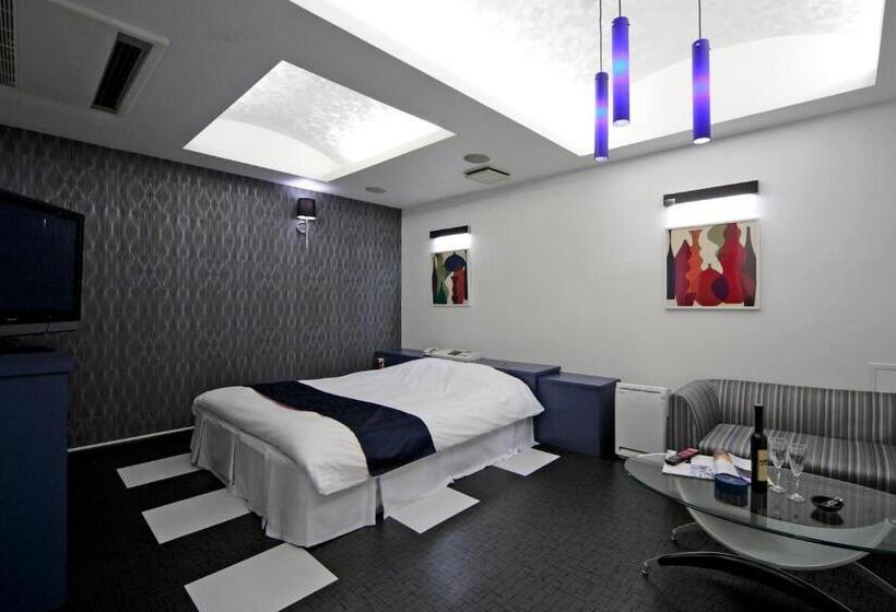 Номер Deluxe, Lala Minato Adult Only