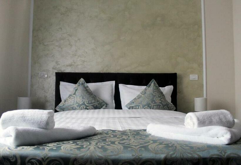 اتاق سوپریور با تخت بزرگ, Pensiunea Romeo Resort