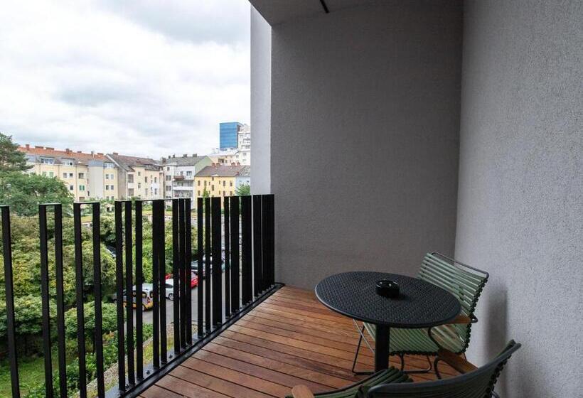 Люкс с Балконом, Limehome Linz Schillerstraße